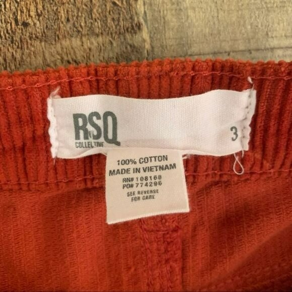 RSQ Red Corduroy Mini Skirt With Frayed Hem & Button Front Size 3 - Picture 3 of 5